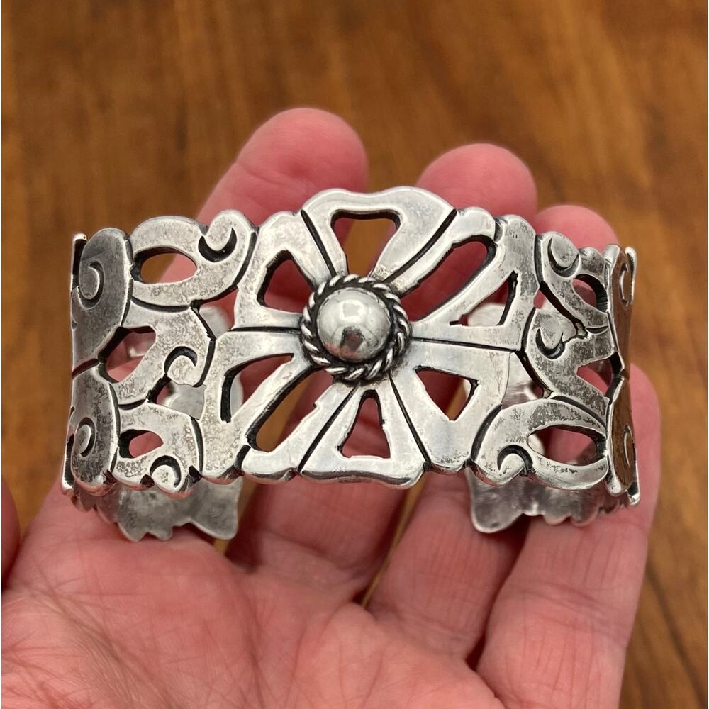 Vintage Mexican Silver Cuff Bracelet 6.5" Floral Wide 50.91g READ
